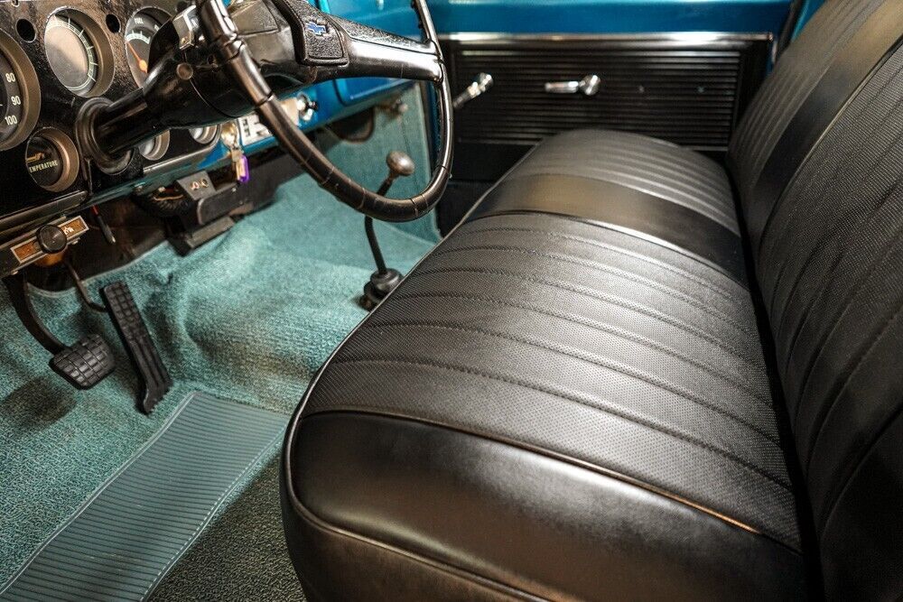 1972 chevrolet suburban, 4x4, 3/4 ton, auto, 350 v8, 65k miles, rare