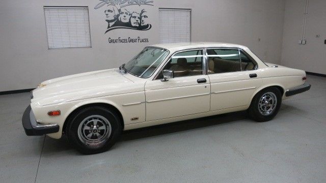 1987 jaguar "xj6" sedan in beautiful "nimbus white" w/ saddle leather buckets !!