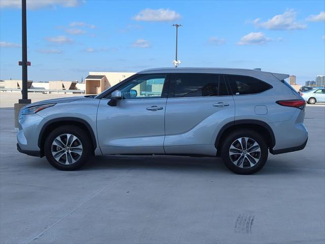 2021 toyota highlander xle
