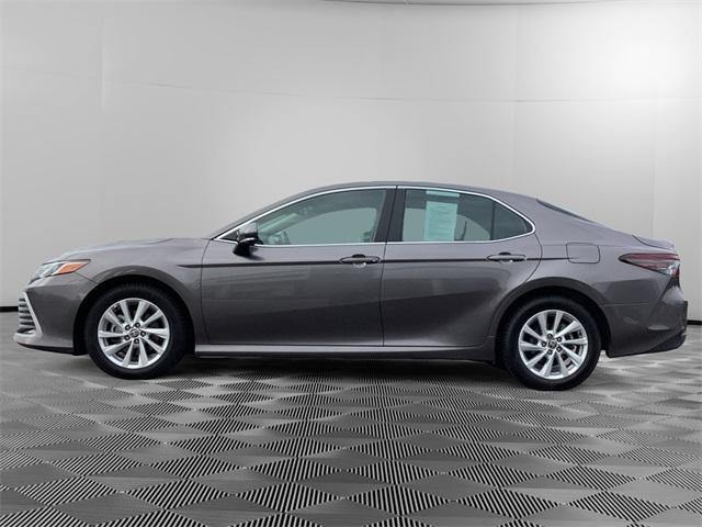2023 toyota camry le