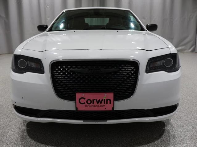 2022 chrysler 300 touring