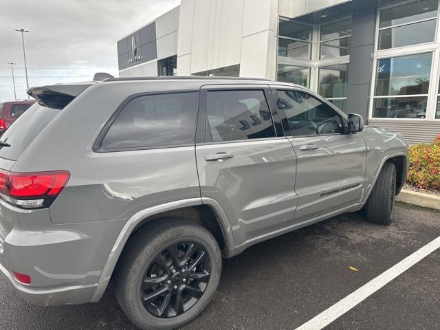 2022 jeep grand cherokee laredo