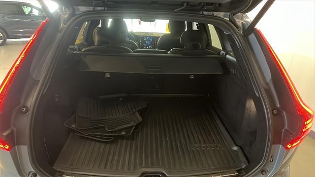 2022 volvo xc60 b6 r-design