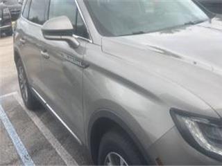2023 Lincoln Nautilus standard
