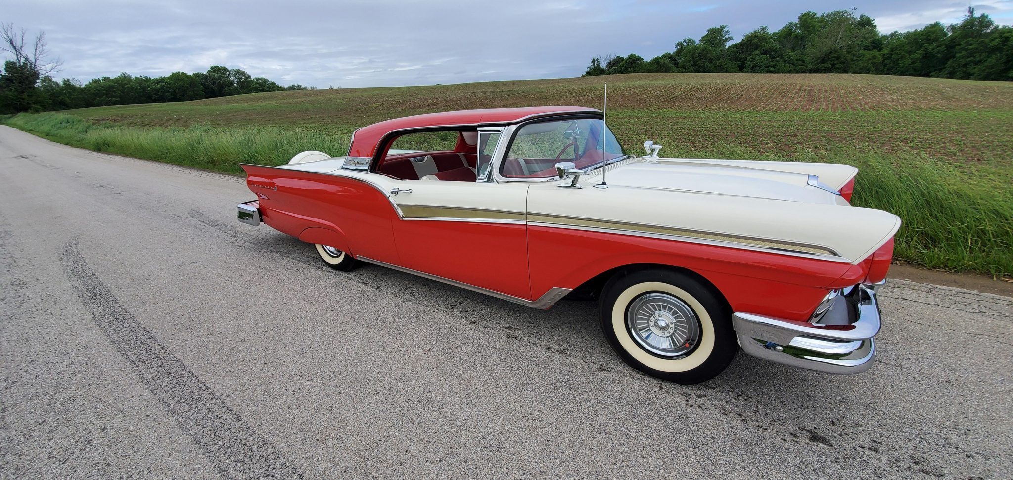 1957 ford fairlane 500 skyliner convertible
