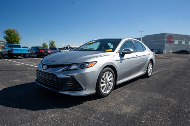 2021 toyota camry le