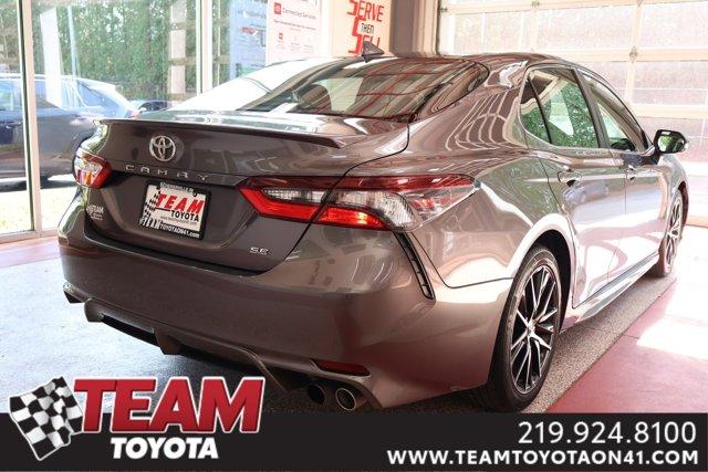 2022 toyota camry se