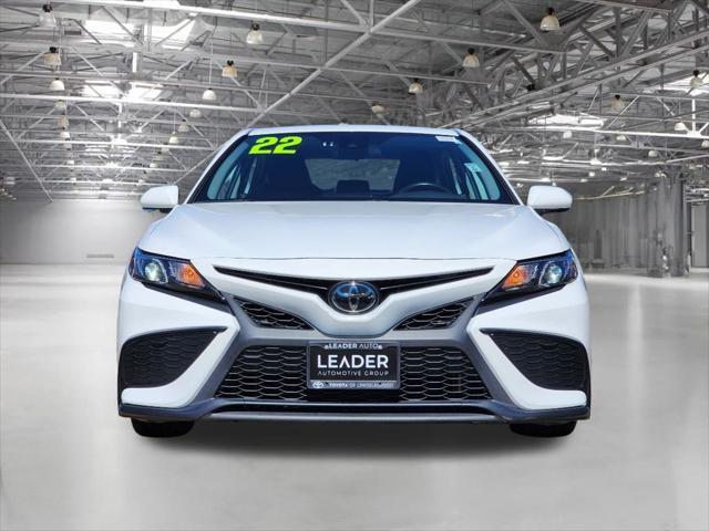 2022 toyota camry se