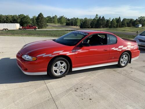 2000 monte carlo. limited edition pace car. 9000 actual miles. like new