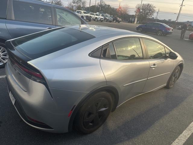 2023 toyota prius le