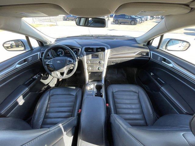 2017 ford fusion se