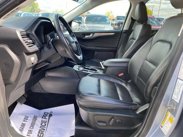 2022 ford escape titanium