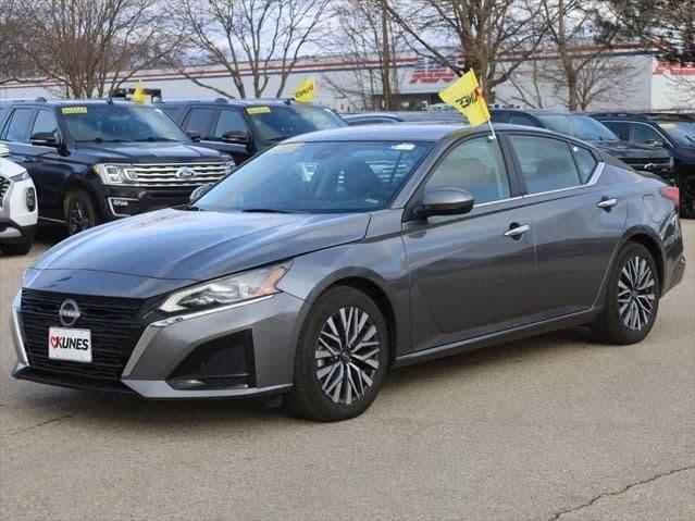 2023 nissan altima sv fwd in madison, wisconsin