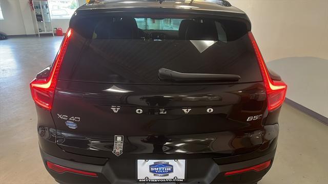 2025 volvo xc40 b5 plus dark theme
