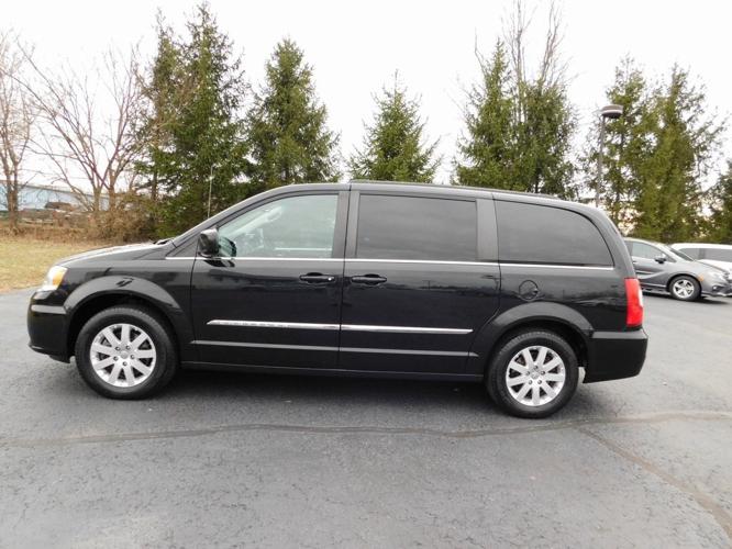 used 2015 chrysler town & country touring richmond, in 47374 for sale in chester, indiana