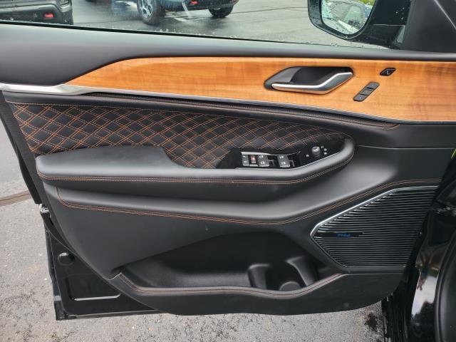 2023 jeep grand cherokee 4xe summit reserve