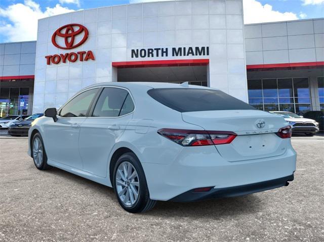 2023 toyota camry le