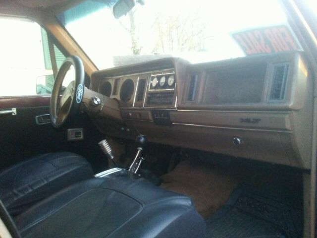 rare 1986 ford bronco xlt, 4x4, red, roughly 120,000 miles, 302 v8 bored to 306