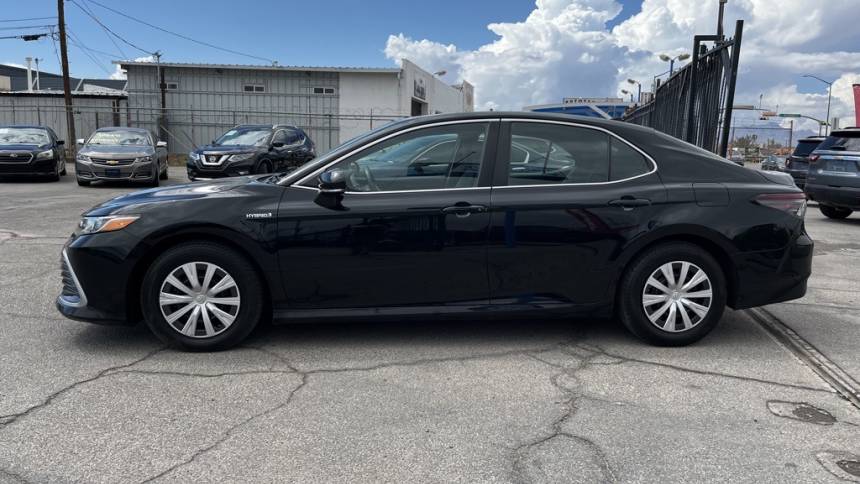 2021 toyota camry hybrid le