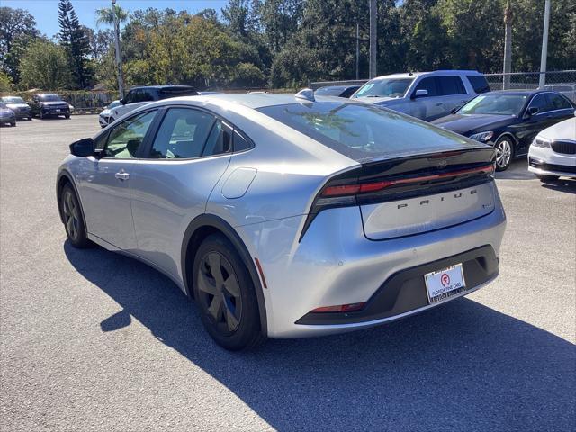 2023 toyota prius le