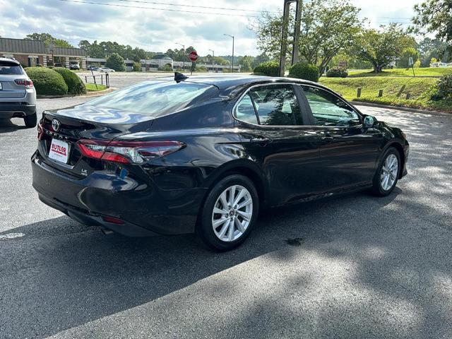 2021 toyota camry le
