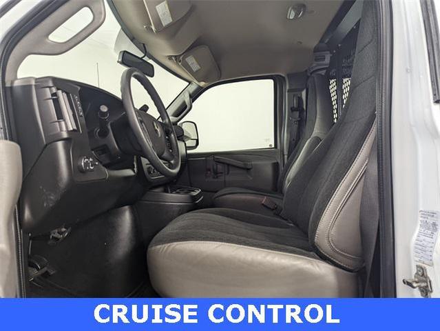 2022 chevrolet express 2500 rwd 2500 regular wheelbase wt
