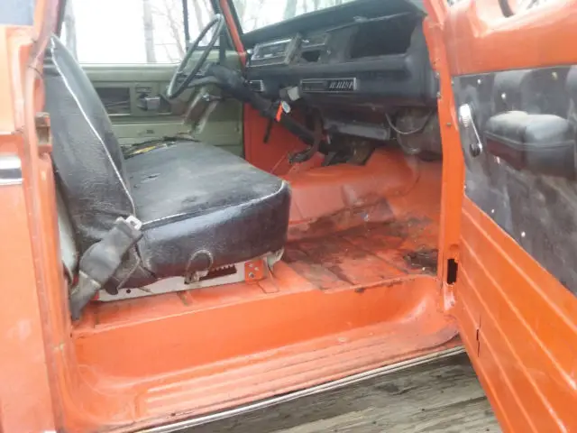 1971 dodge sweptline d100 pickup,factory air,v8,auto trans,pwr brakes & steering