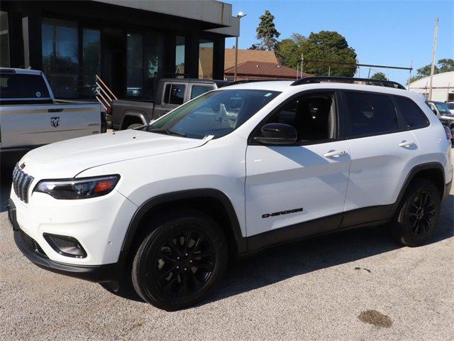 2023 jeep cherokee altitude lux