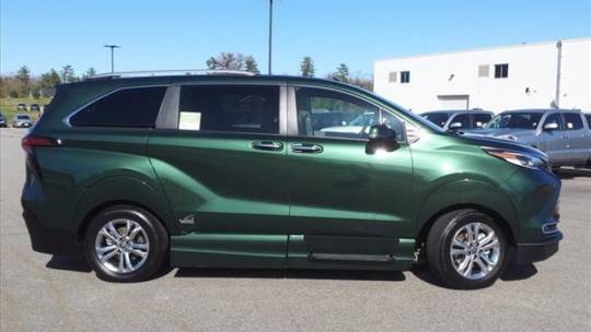 2022 toyota sienna platinum 7-passenger