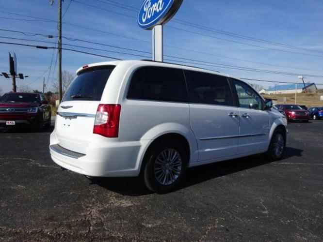 2016 chrysler town and country touring-l touring-l 4dr mini-van for sale in ripley, west virginia