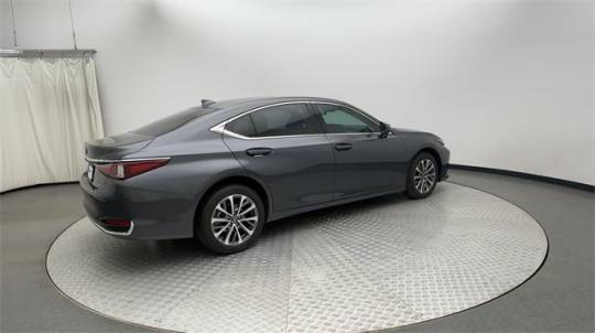 2022 Lexus ES