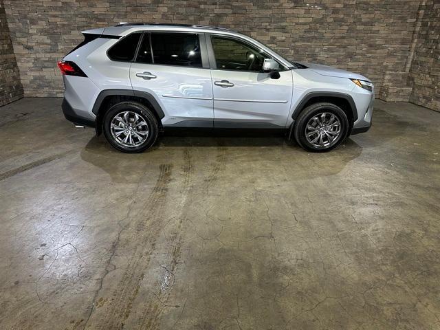 2022 toyota rav4 hybrid xle premium