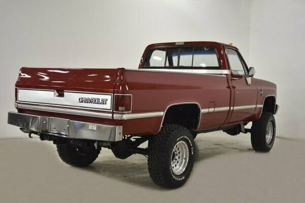 1987 chevrolet v20 4wd c/k pickup 1500 w/ 5.7l v8, automatic, alloys & lift kit