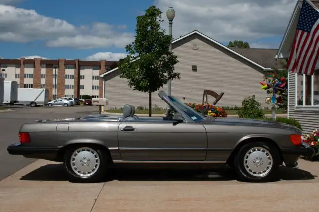 1 owner - clean carfax - well maintained - garaged/covered - excellent condition