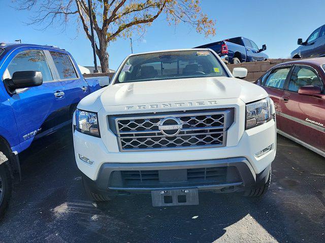 2022 nissan frontier sv