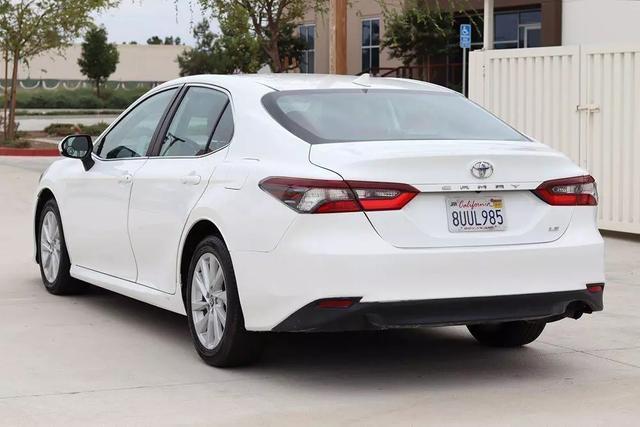 2021 toyota camry le