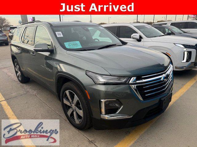 2023 chevrolet traverse lt leather