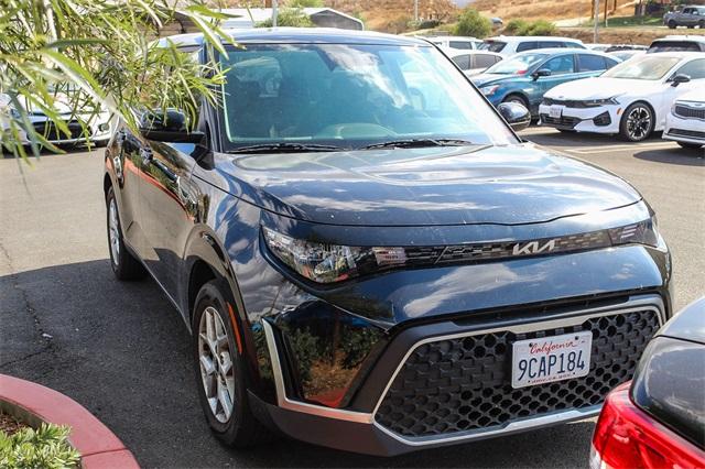 2023 kia soul lx