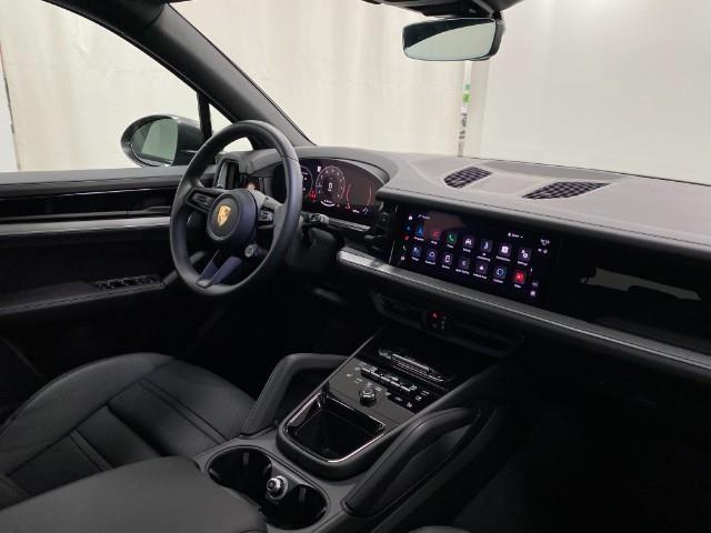 2024 porsche cayenne base