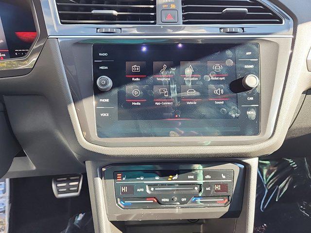 2022 volkswagen tiguan 2.0t se r-line black