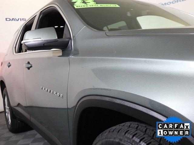 2023 chevrolet traverse lt cloth