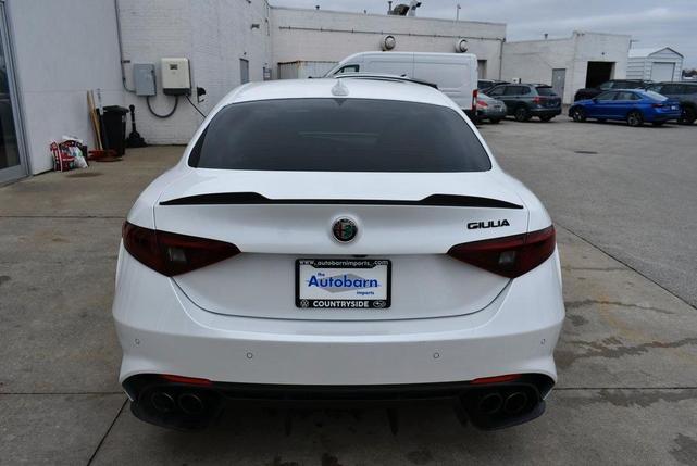2017 alfa romeo giulia quadrifoglio