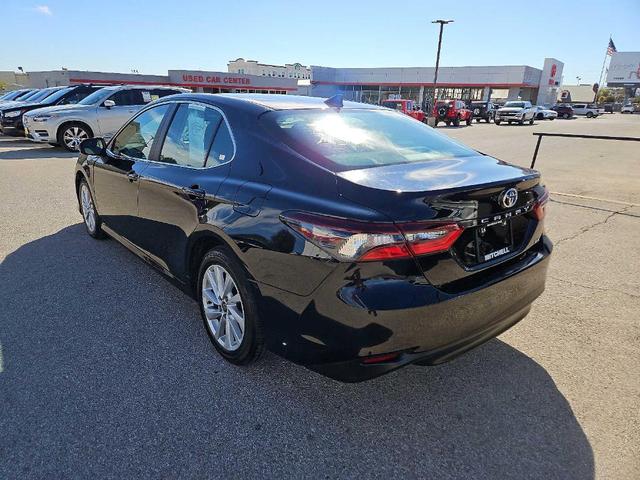 2024 toyota camry le