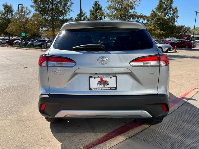 2024 toyota corolla cross le