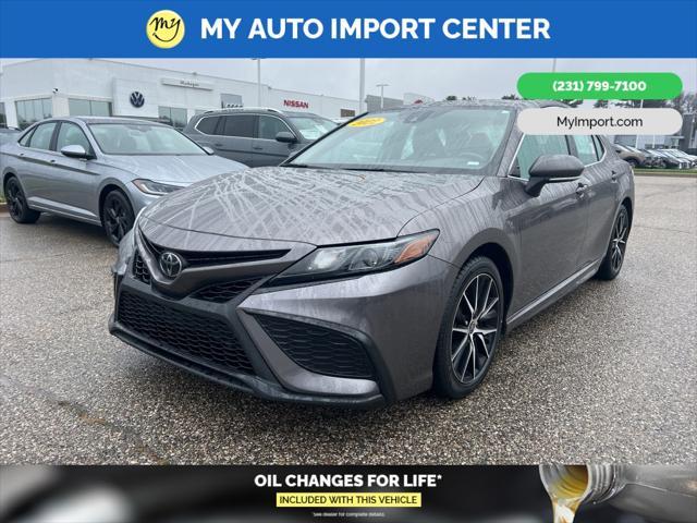 2022 toyota camry se