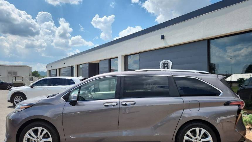 2022 toyota sienna platinum 7-passenger