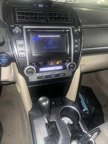 2013 toyota camry hybrid le