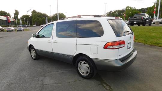 2002 Toyota Sienna