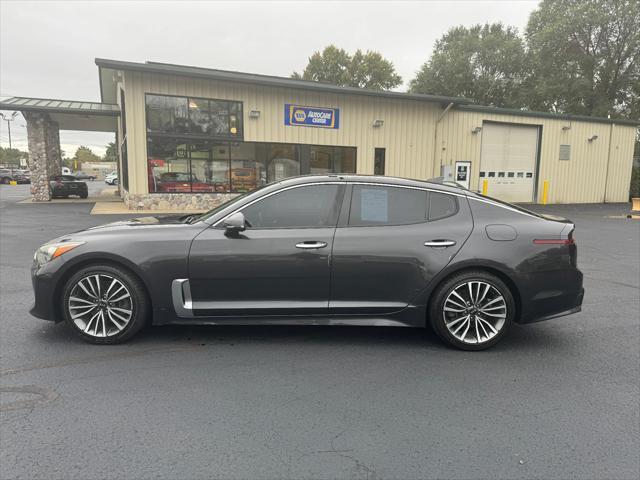 2019 kia stinger base
