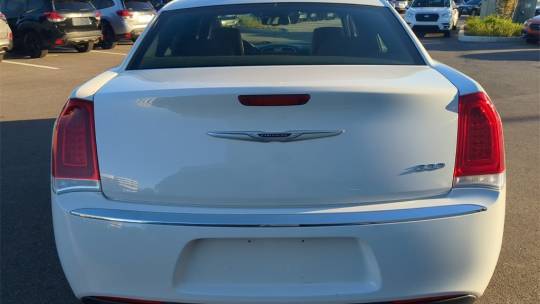 2019 Chrysler 300